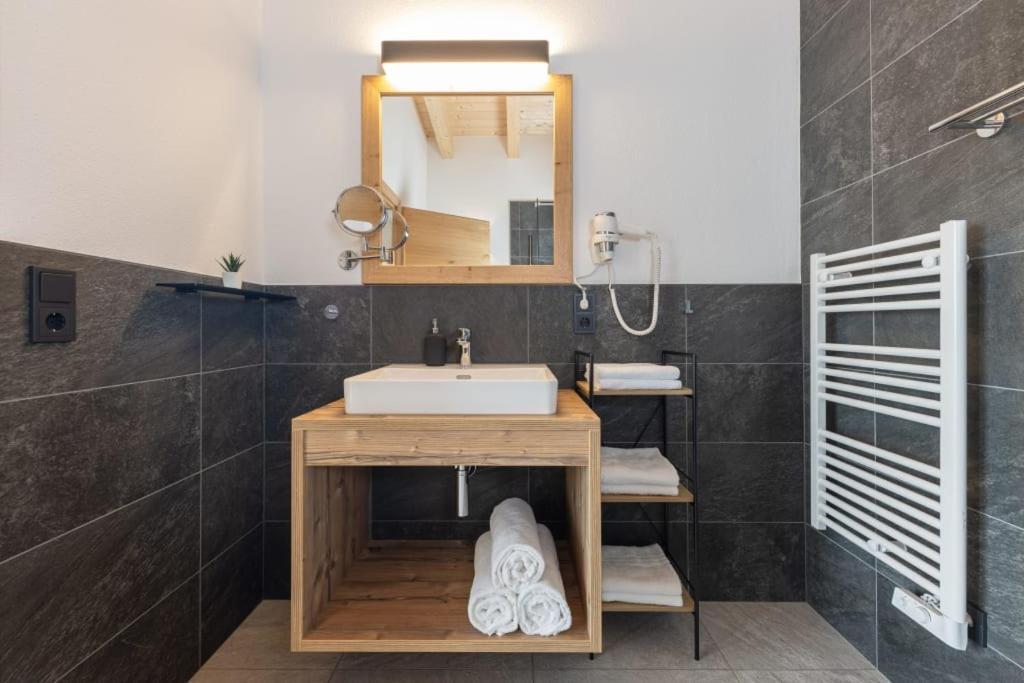 Apartments Am Bichl Фулпмес Екстериор снимка